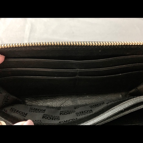 Michael Kors wallet - Picture 5 of 10